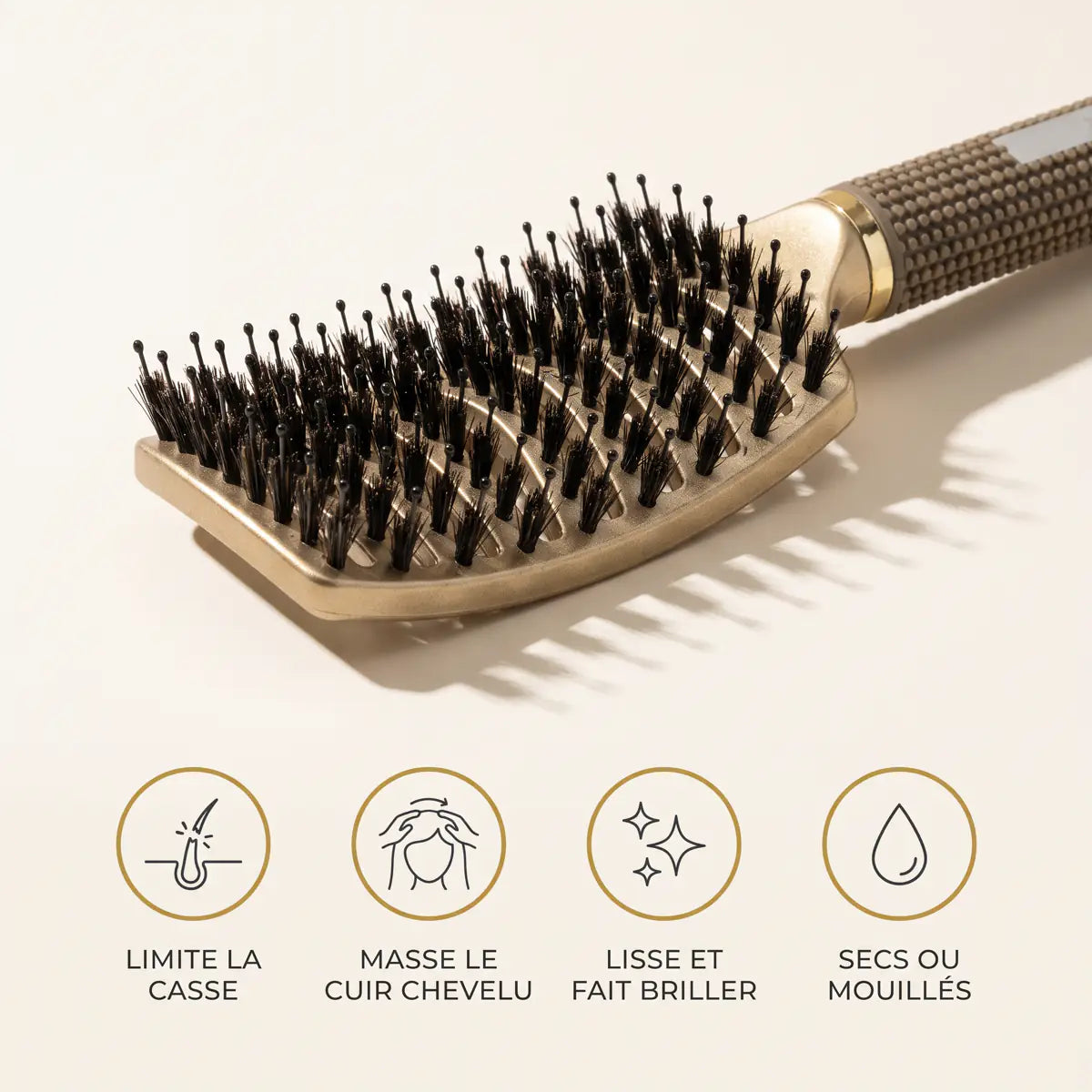 Brosse GMH en macro avec quatre bénéfices : limite la casse, masse le cuir chevelu, lisse et fait briller, cheveux secs ou mouillés